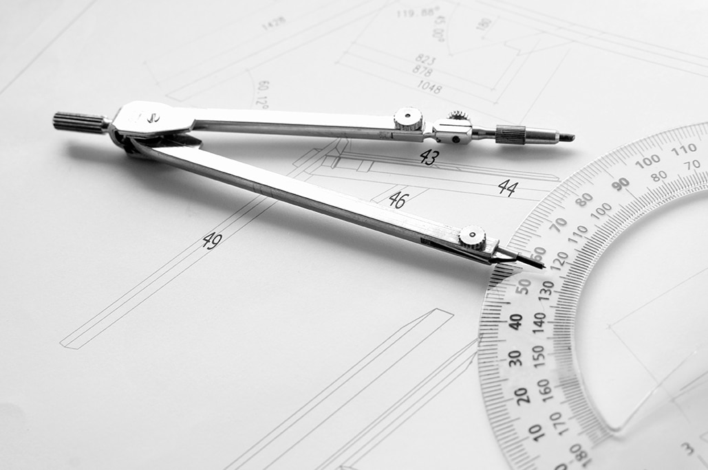 photo d'outils de géométrie et de plans techniques