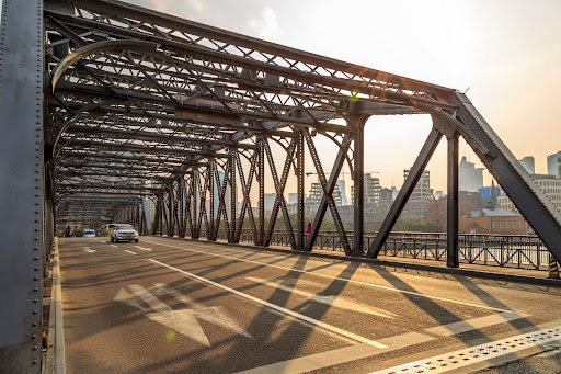 Photo d'une passerelle métallique